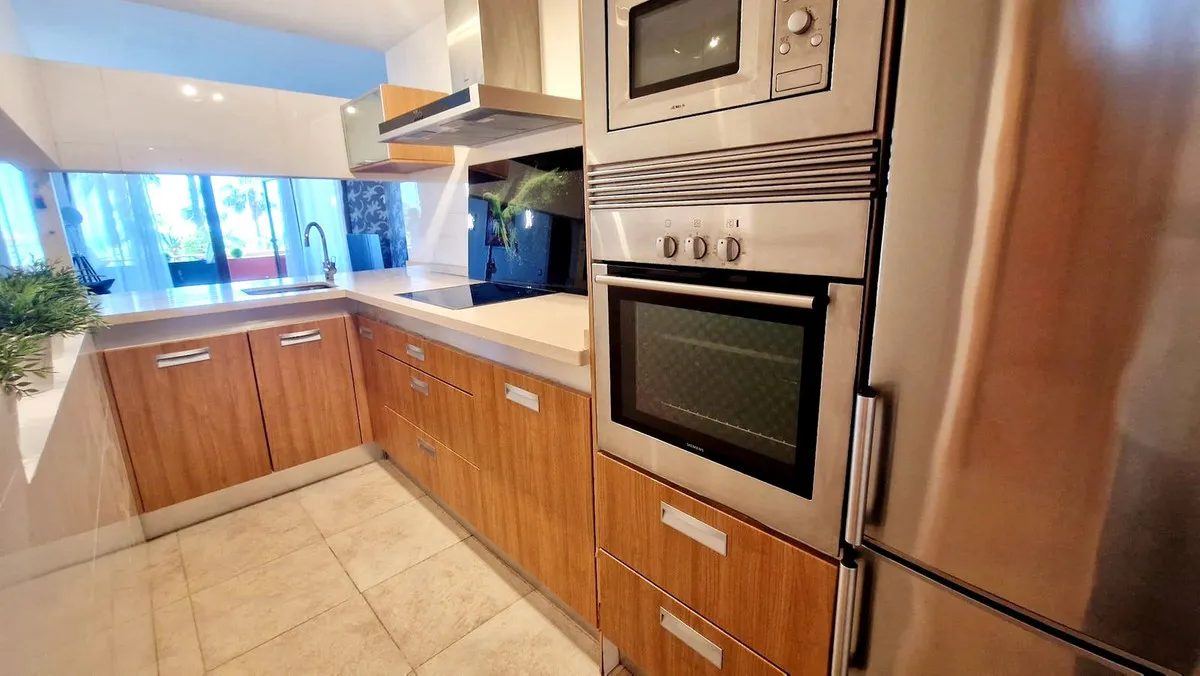 f8b78d10-7877-4072-ad54-c9e21e8019f8