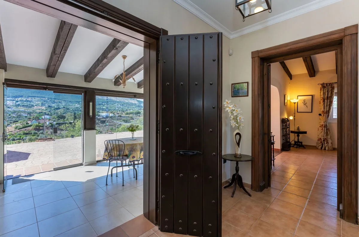 54c70d5e-cfbf-4bb9-b625-4535df5926ea