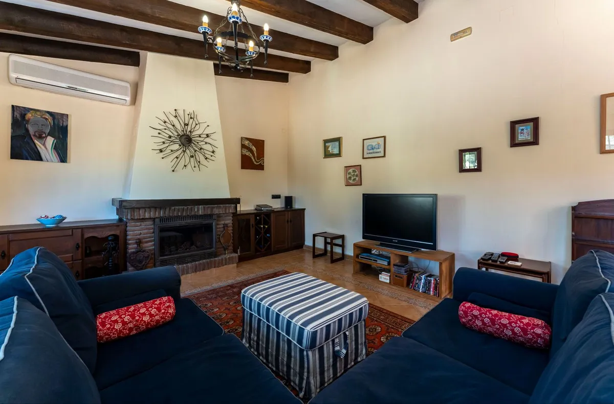 c8e72f97-cf77-46ca-a6d9-7f84575ed331