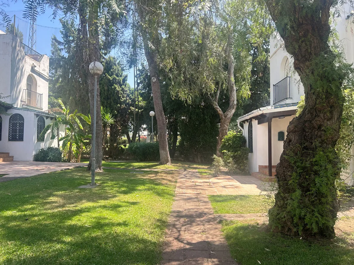 1f9adf80-5932-45b3-af1e-cea9790a4ee5