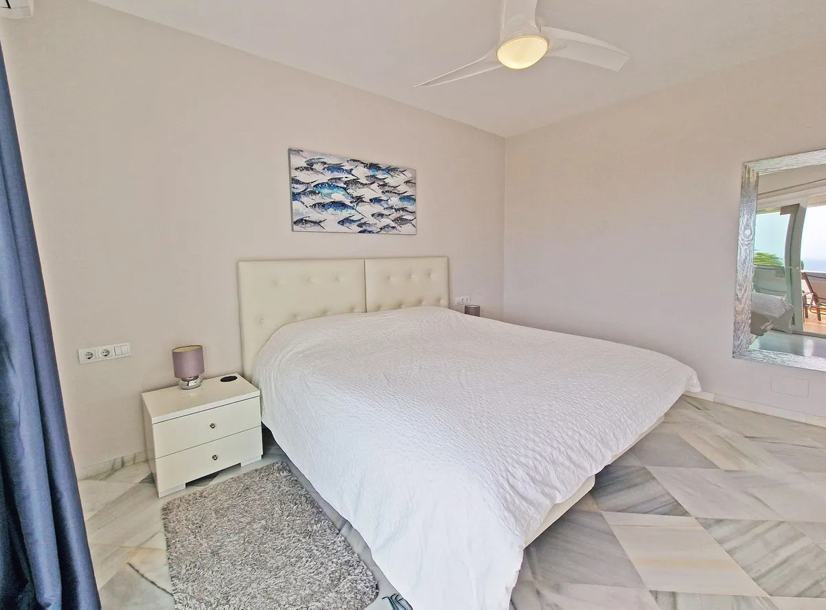 3913404b-7eb2-441a-9b31-2d865c35d913