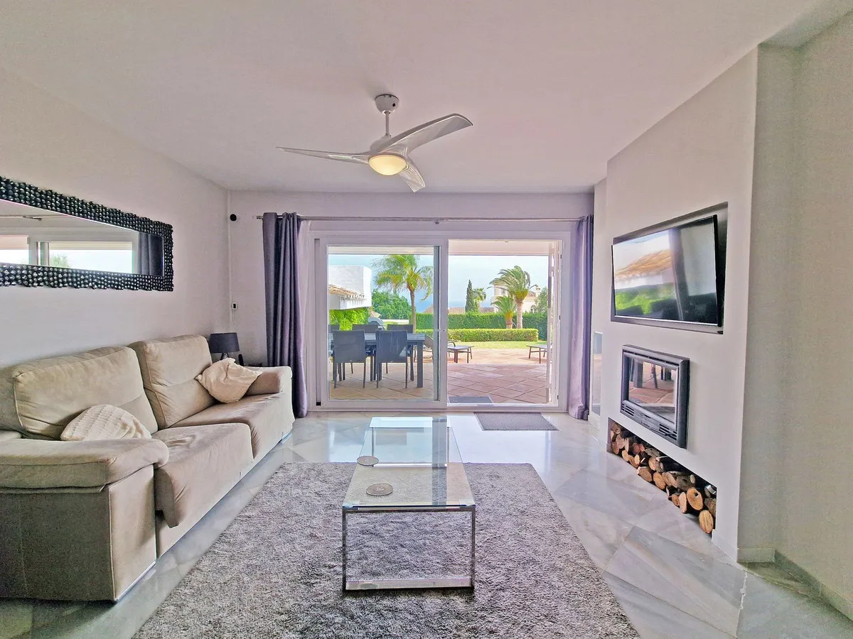 6d0c76a3-7cd5-4ab8-8979-96dfd8d43090