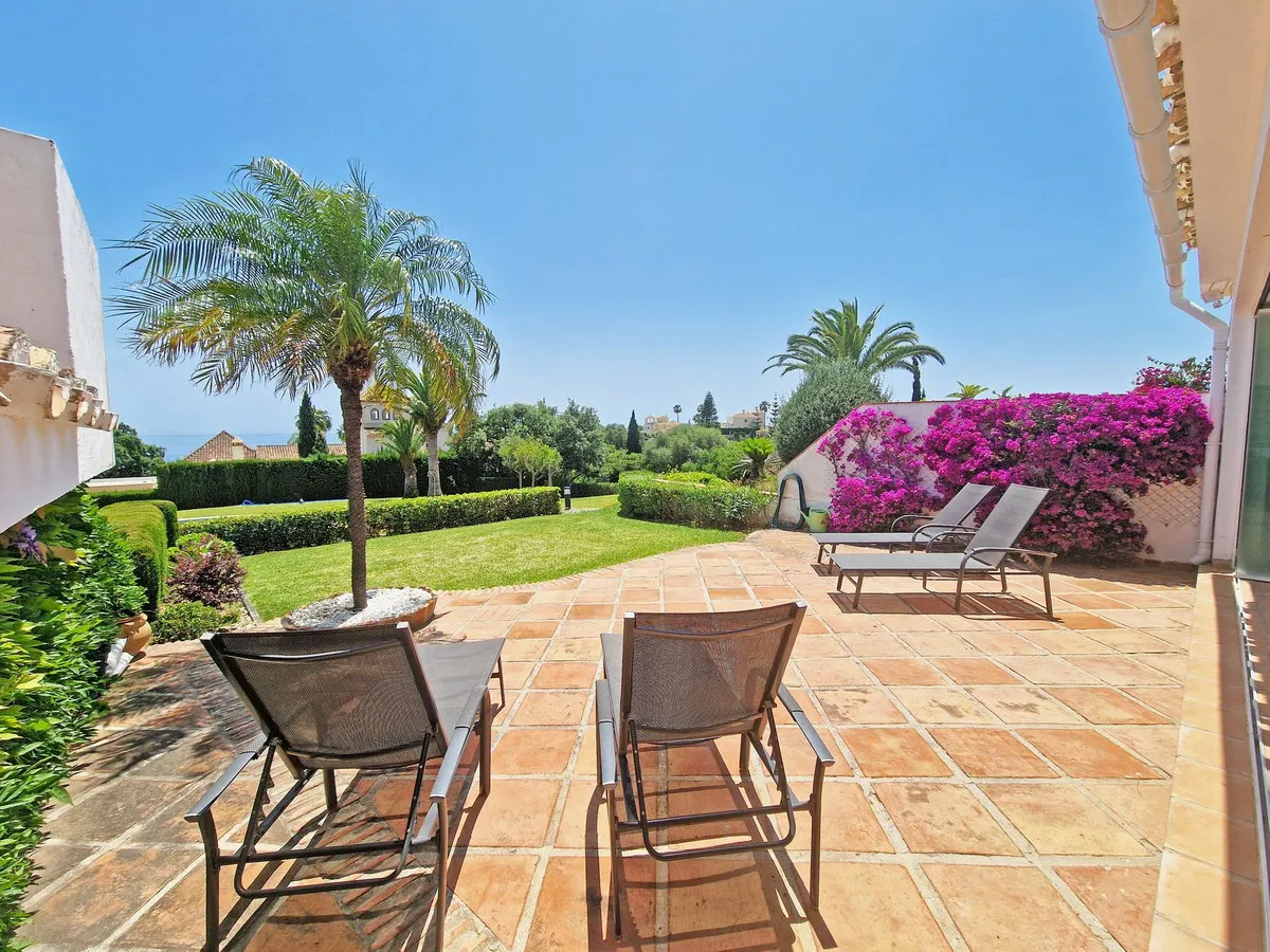 8a2ff1de-580e-45a4-9389-72532956296d