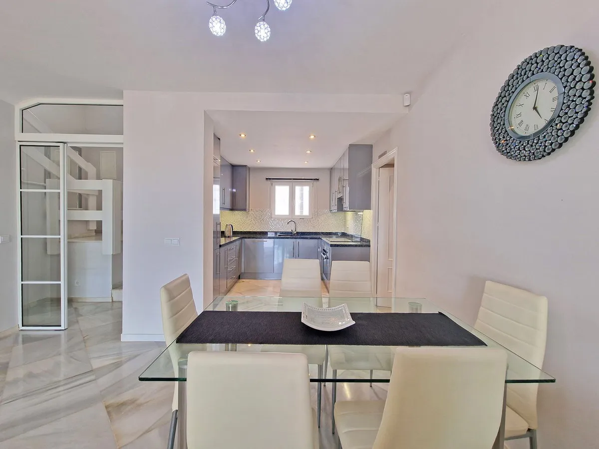 a705b383-818b-4e9b-ad89-178059d38094