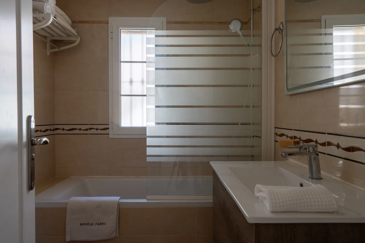 14ea651b-32f8-427e-9d5d-6de1a3119884