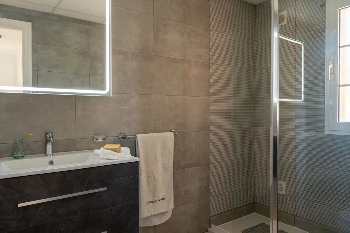 449594b3-fbcc-4786-8d4e-818e0c6f8ae6