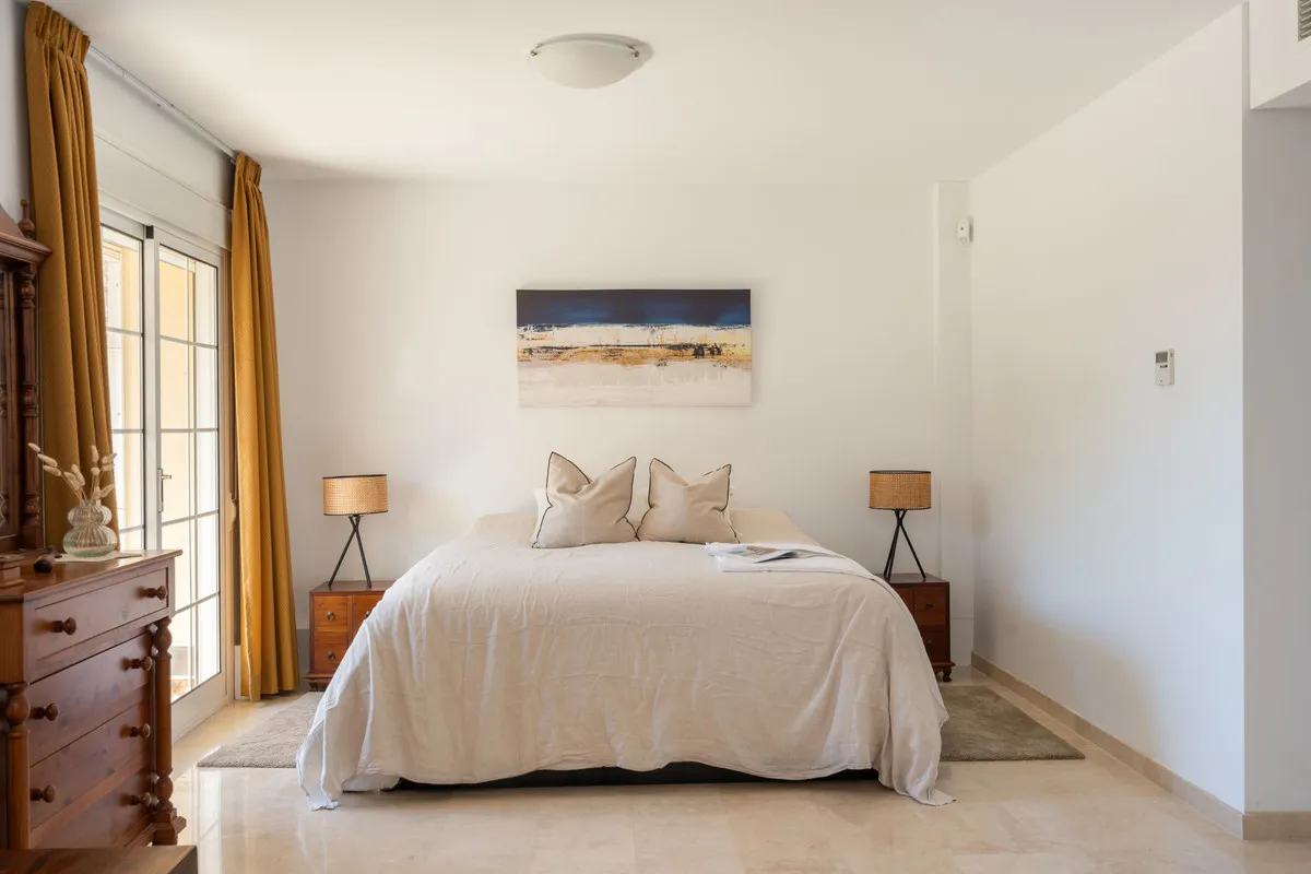 99f5af3b-c9cc-4869-9586-602704b0c81d