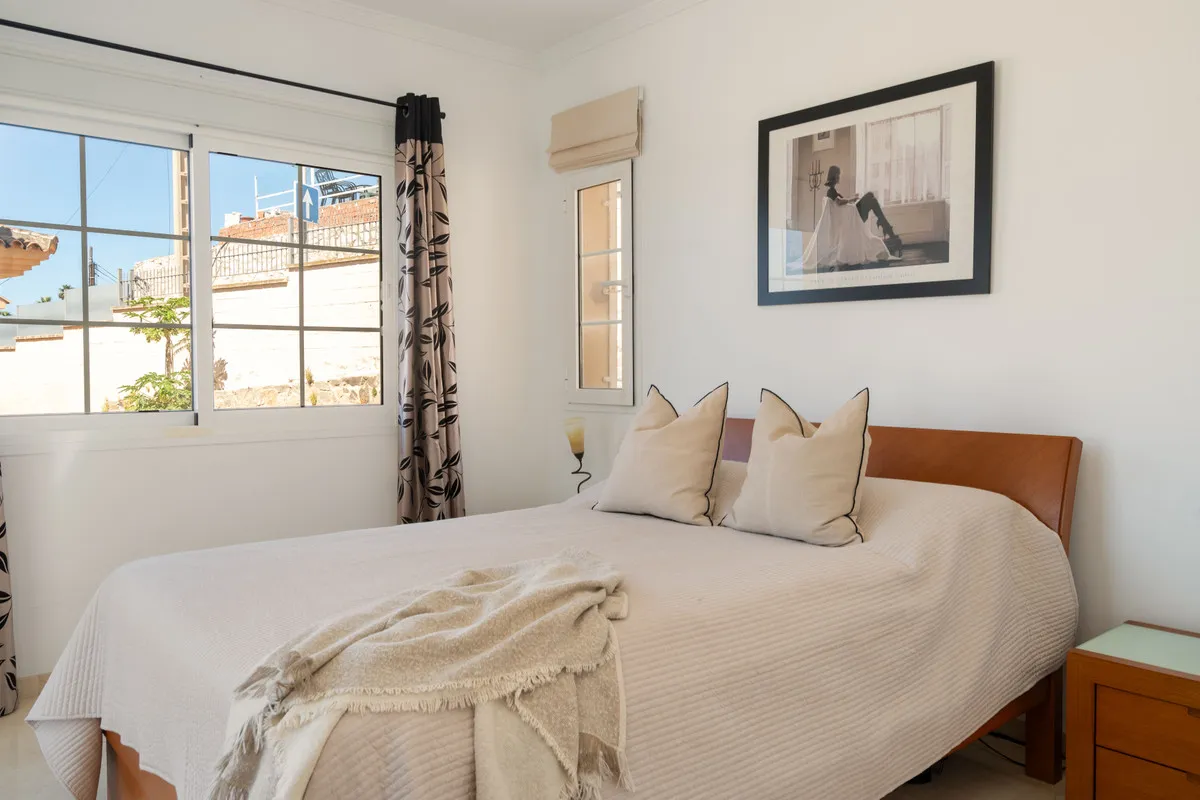 9b754362-9b67-4e92-8c1b-2781862f938c