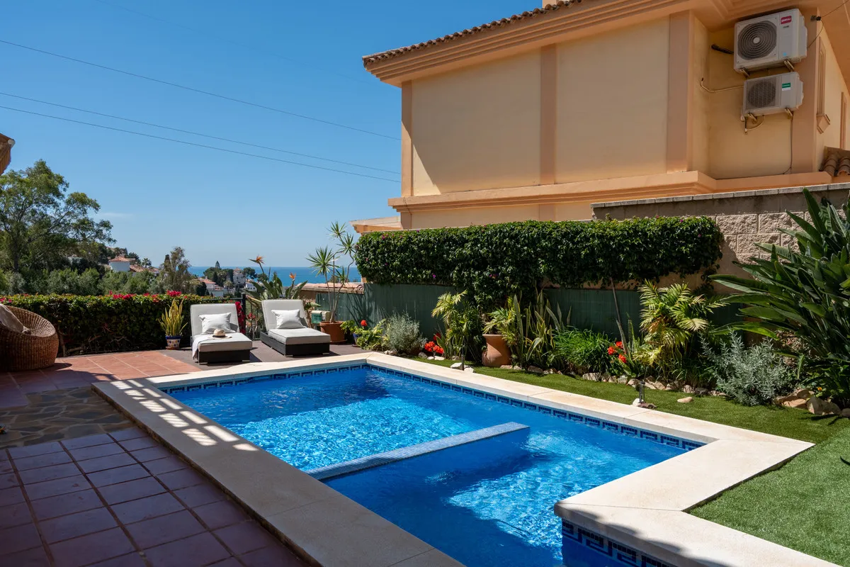 a7223635-39f0-487b-8ed8-40afe65bd6aa