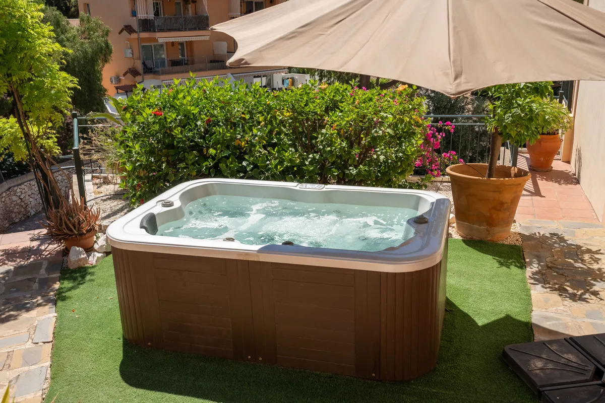 abf3033a-2cf2-40de-82c1-c65d168d0bca