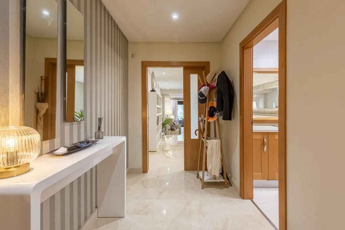 e9f56733-8e3e-4678-a725-c6e23f214a5b