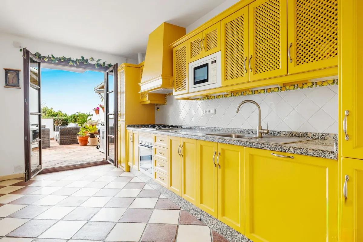 fef62e4b-2554-4a51-9c48-6da1331ef0d8