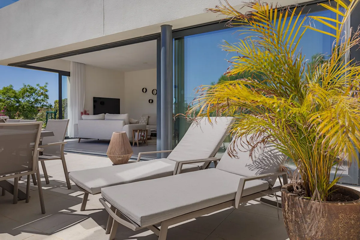 64566dbb-7b2e-4c83-9380-e90d003125af