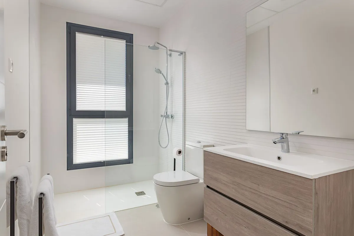 82f80051-6c16-48f5-b503-d73771a9d6bf