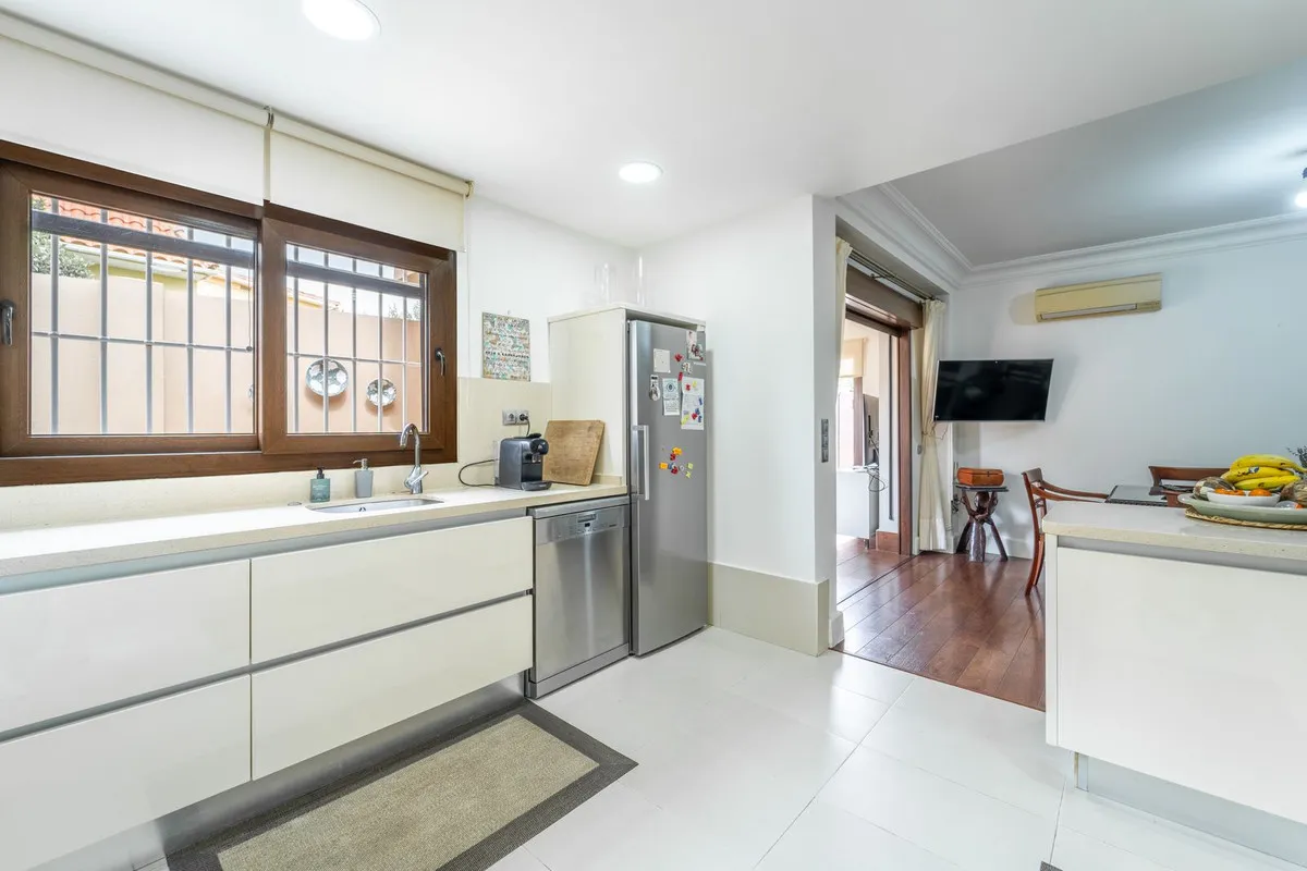 2bc22016-4e7a-4b8c-990c-eb99658af7d4