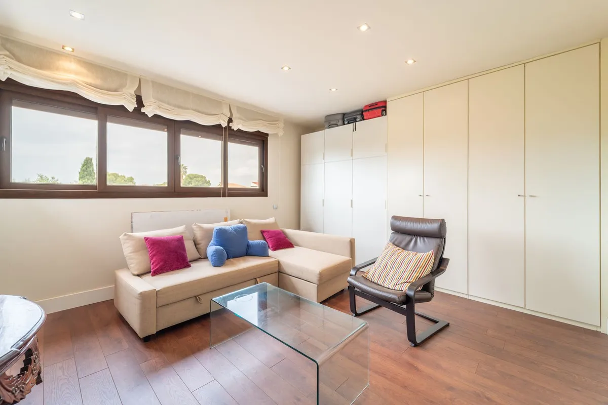 4ca8e882-2ad6-48e5-bbe9-13b886d5371a