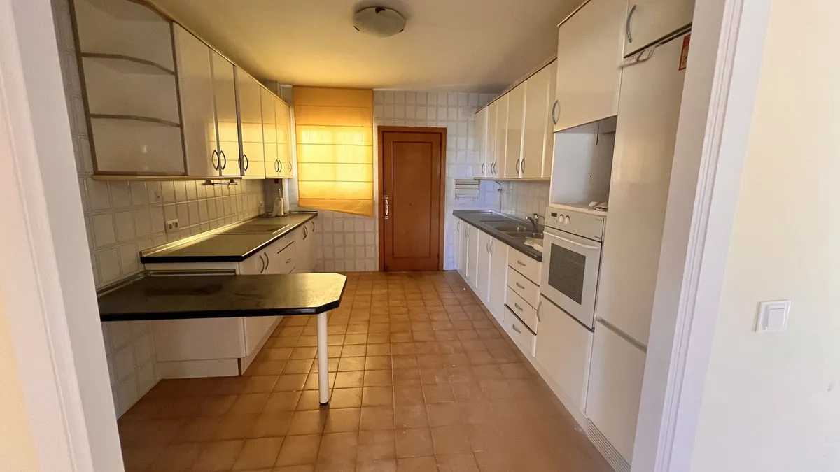 e3328078-512e-4728-ac61-fdb97487b3aa