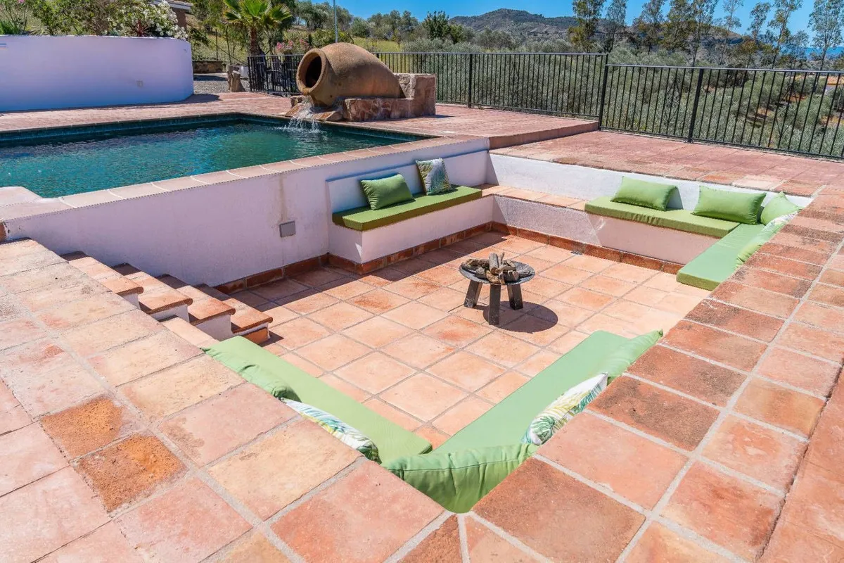 0463b35c-dabd-4b11-a1d2-a3cc08a46e8e