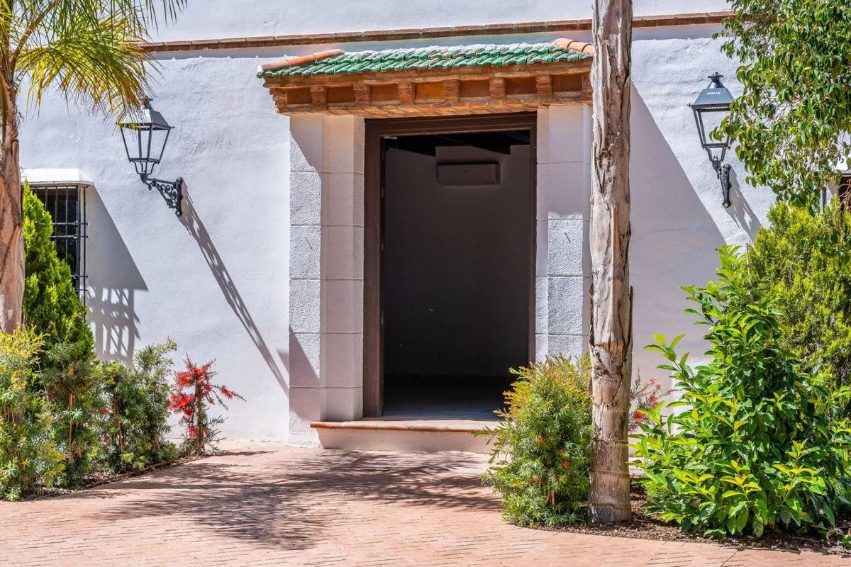 0c798810-572d-4188-9056-fc2fda1781ed