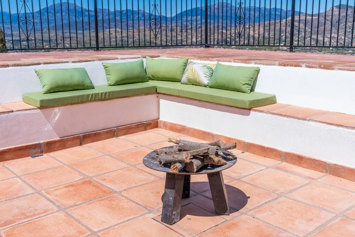 12a627b0-b33e-45eb-9234-f54a5db61289