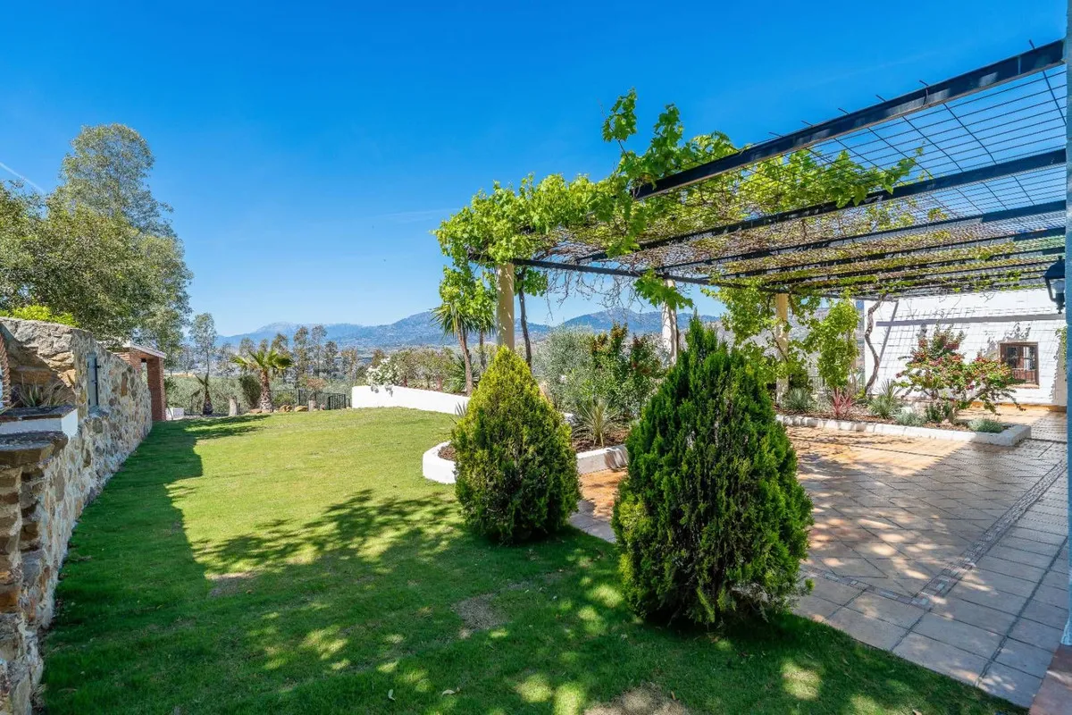 b30329e6-c6bc-4218-90b5-ae157ee34fdf