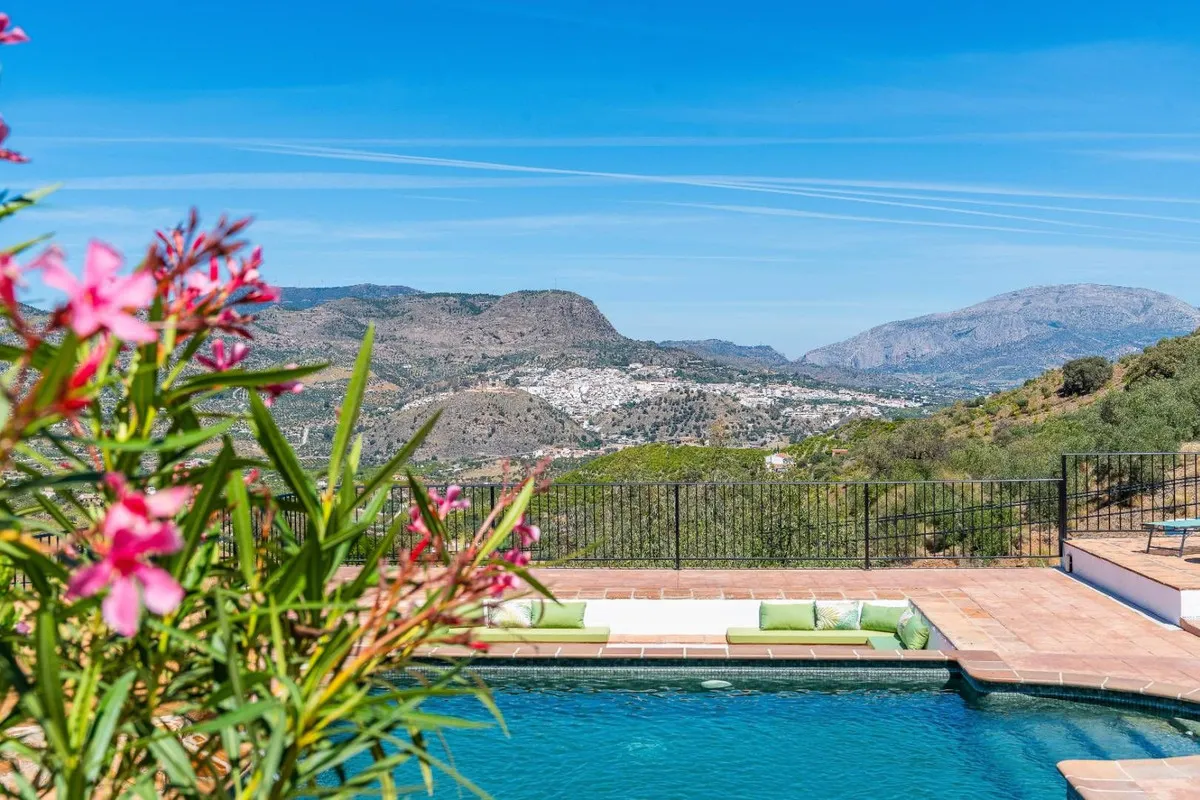 f9c7bd8f-06b3-4221-b73f-2a6e193005ec