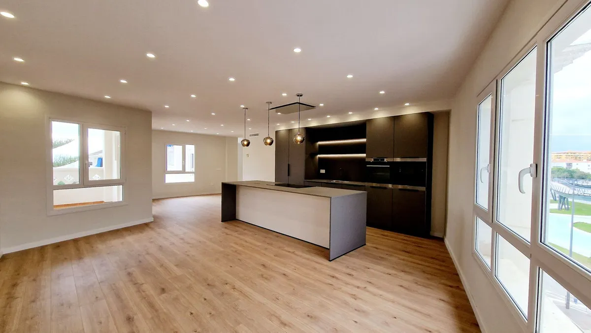 38850c64-17f8-42ee-ba2d-adc5d8e86f9f