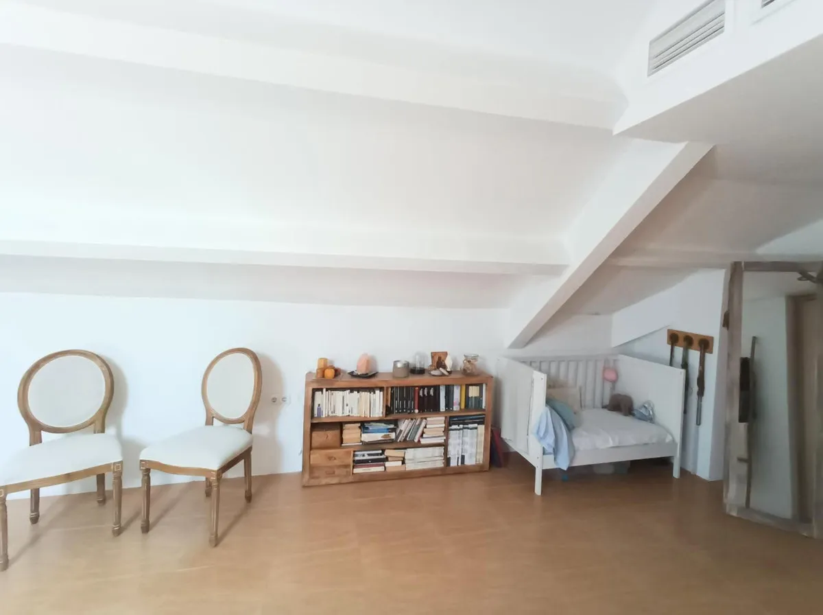 046756ac-f7db-405a-abb0-b87340b0e5e1