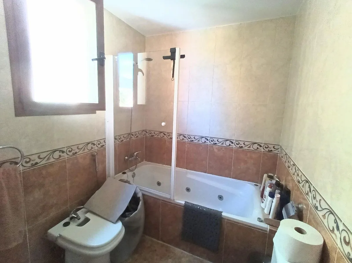 8ec03db2-8f8b-4e47-8c4b-356064eb2ee5