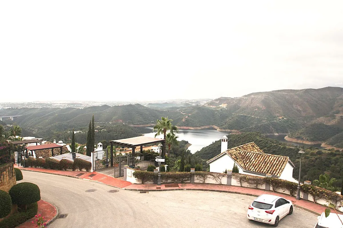 22aa7d32-8d4d-44f6-b7f4-e71259731183