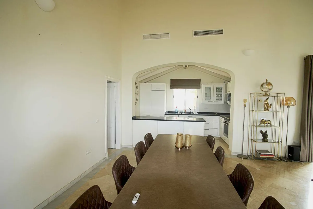 537d5552-e41d-4970-b917-9e3595d955eb