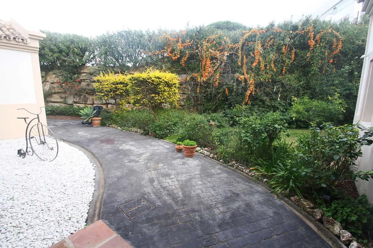 8b670e0e-4d73-422c-922c-106f2e1c7fbf