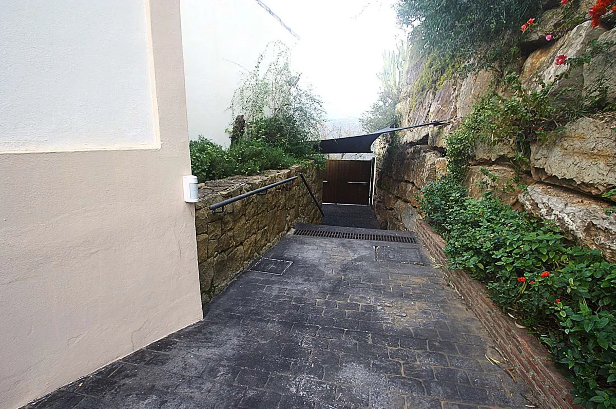 cd68e3f9-1427-4c38-b388-16c5fbdd6293