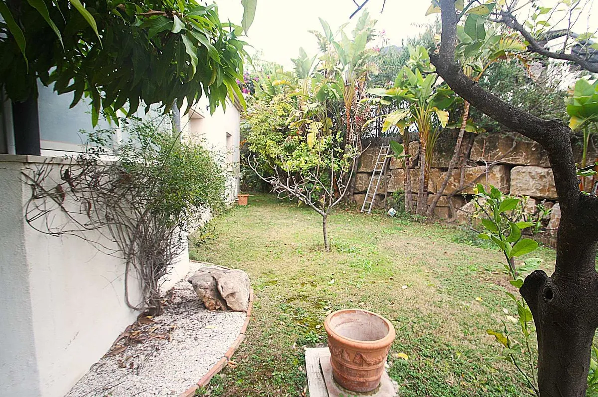 f502d961-7107-4090-b556-429deecb0f27