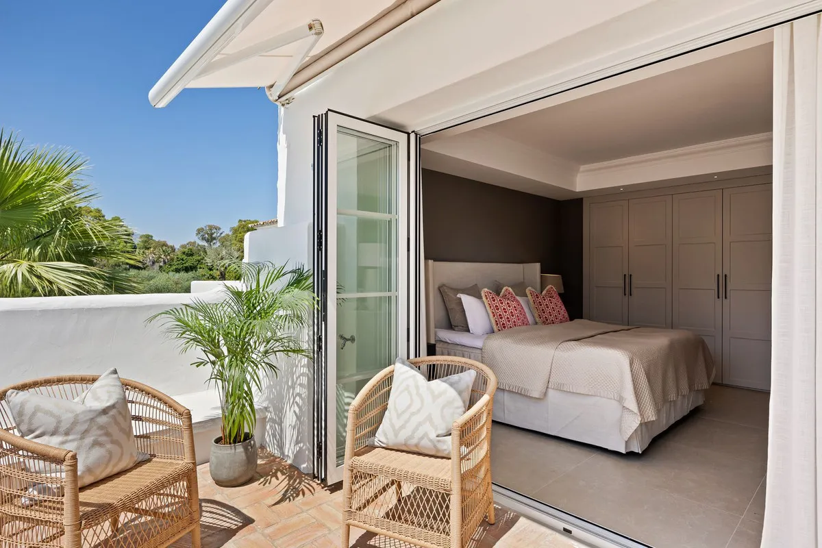 1e441e7f-78fe-45a4-941e-a83aa5a389ff