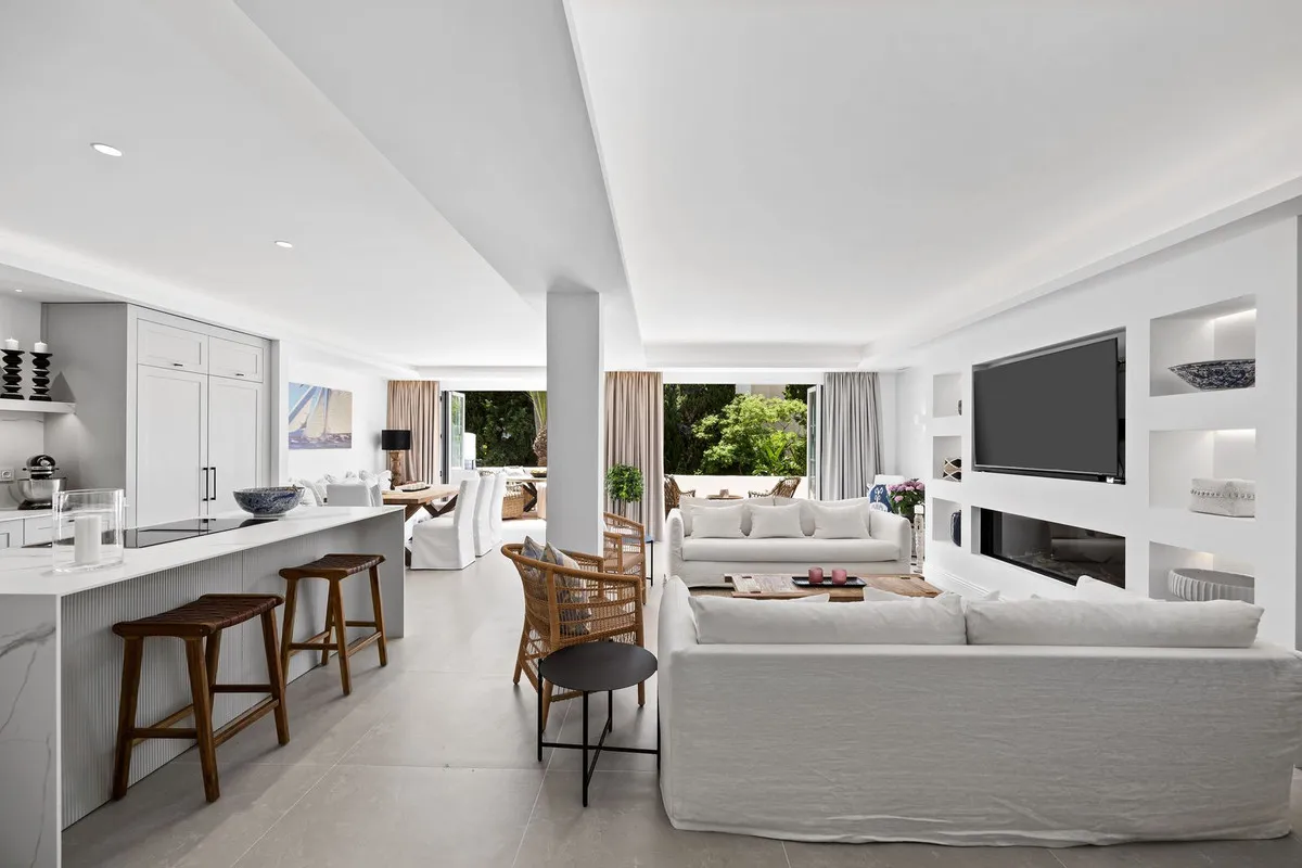 903966f4-3555-4dbb-bf62-1406968c20b7