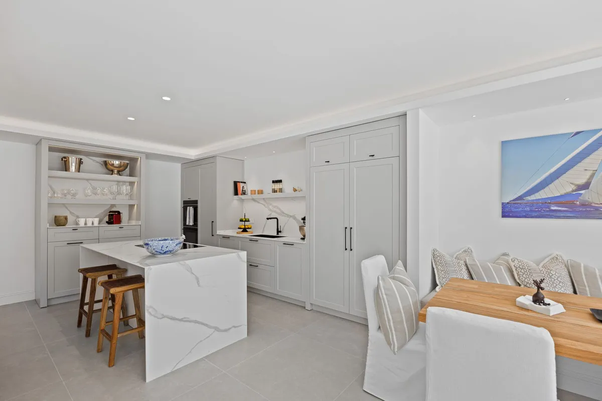 b17987e8-3786-4cee-a989-bbaff185f4f0