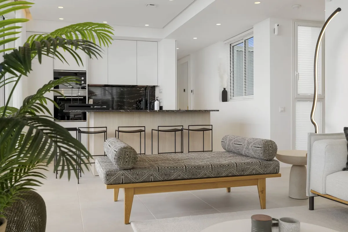 1161d44c-5795-4b9b-b5aa-c1386e72b05b