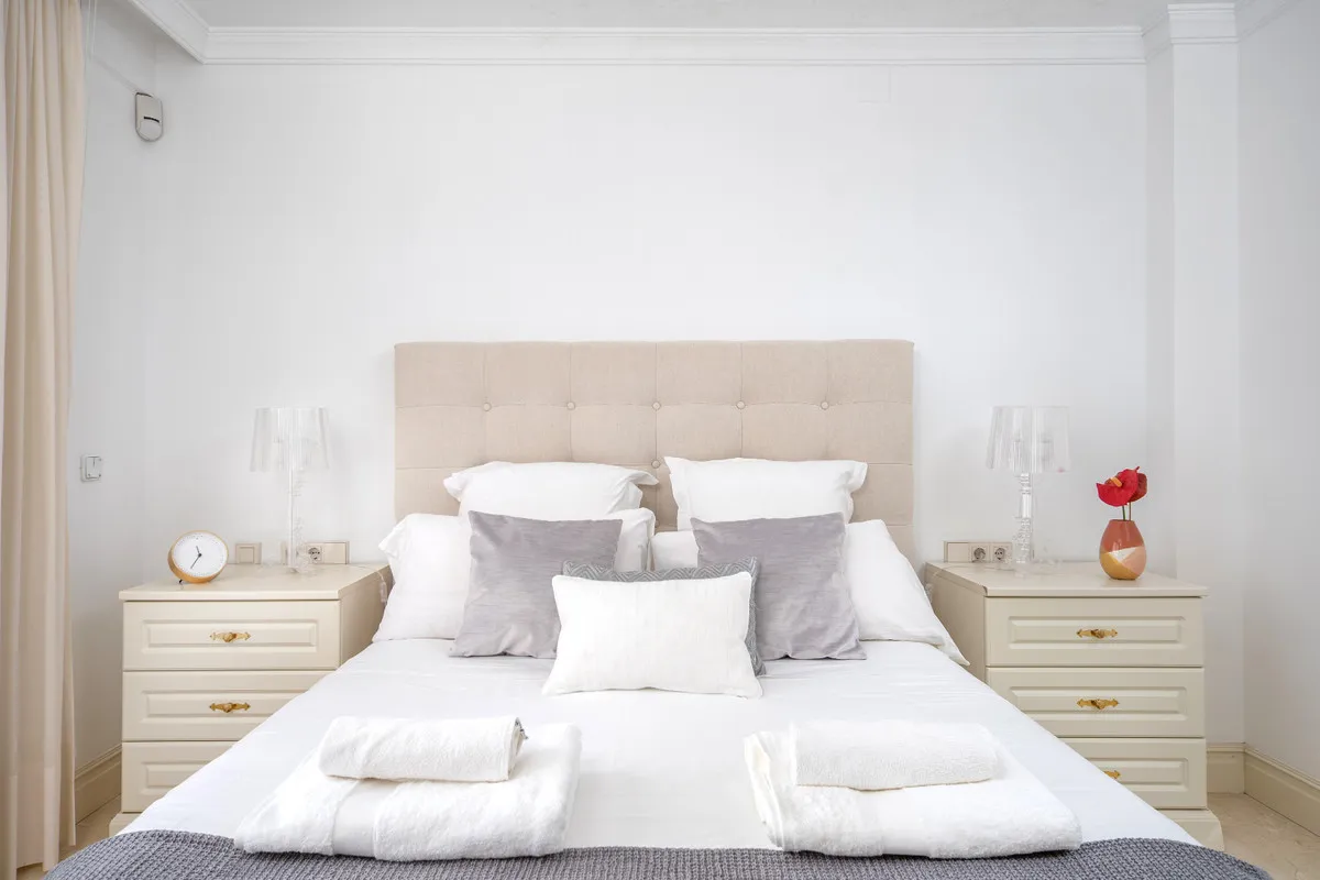 2e1b7cd3-9d13-4424-b654-79a45d20eb3d