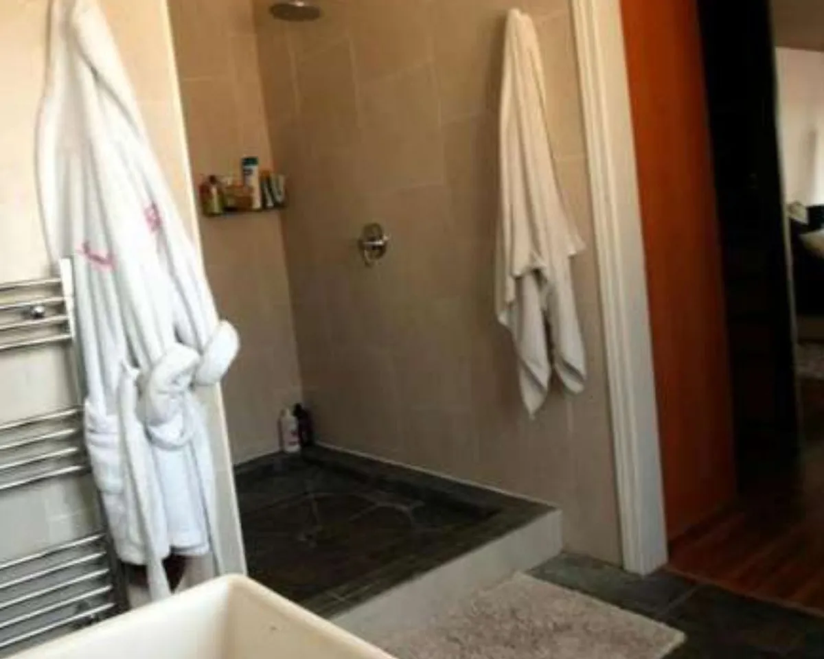 2b87ea00-63b0-4da9-8cf2-889ec910271d