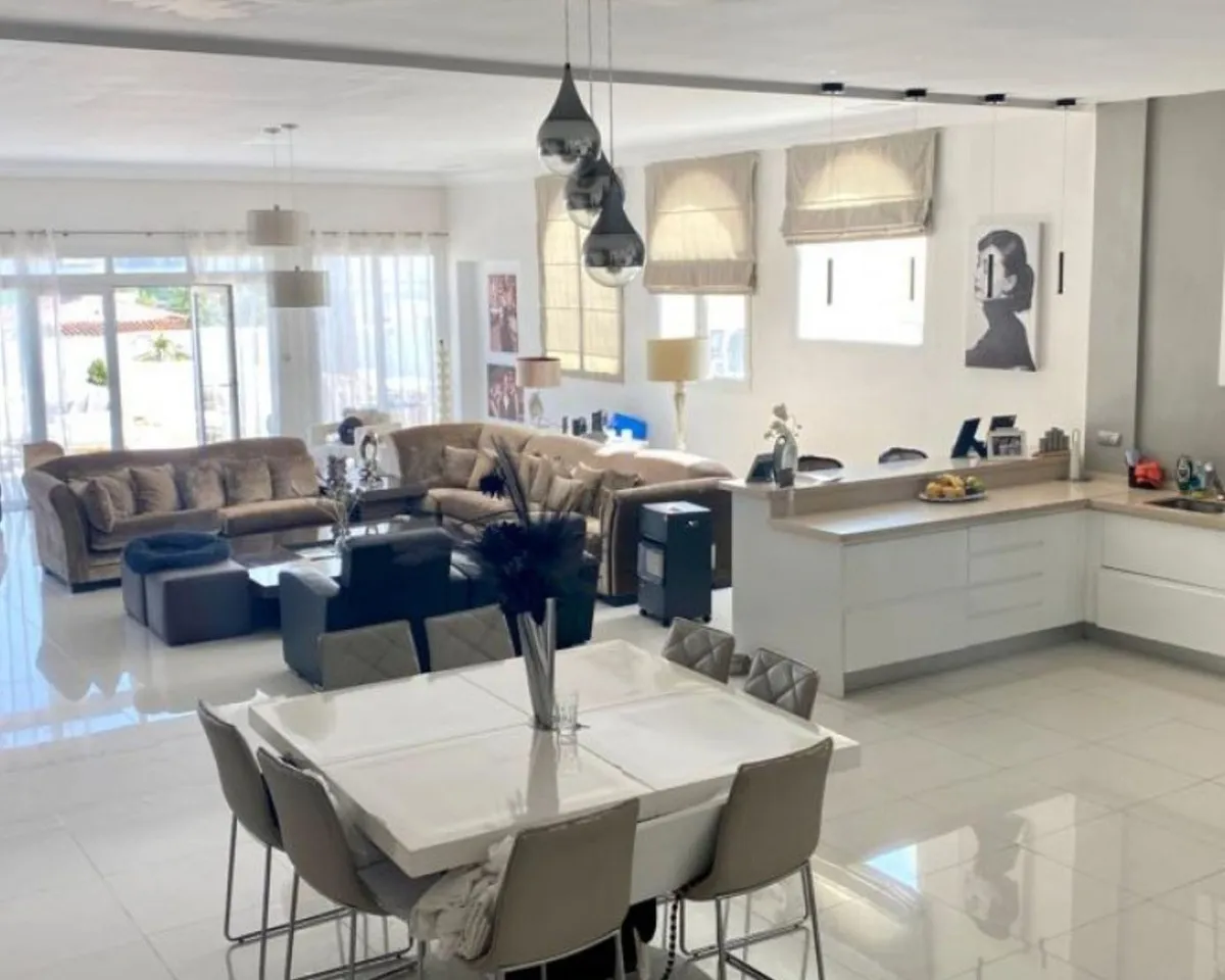 59d92493-4537-4e21-9b78-c1ac63fd1dee