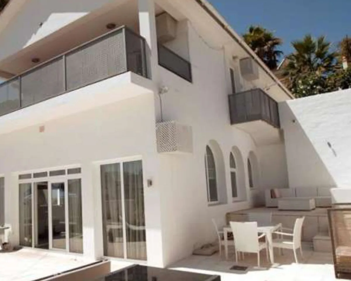 dc93fa52-845c-47c1-9c32-f8a5657d572f