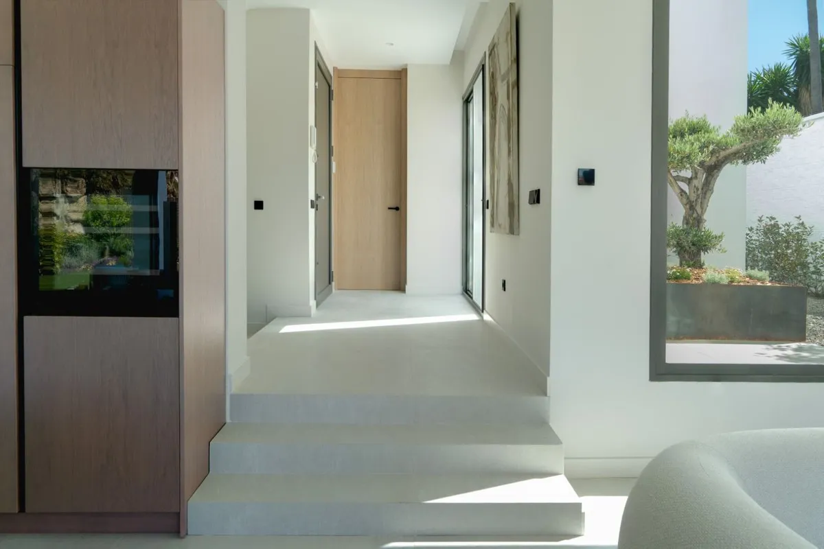 09fddb00-dd22-41e5-9fe5-8a973deaee95