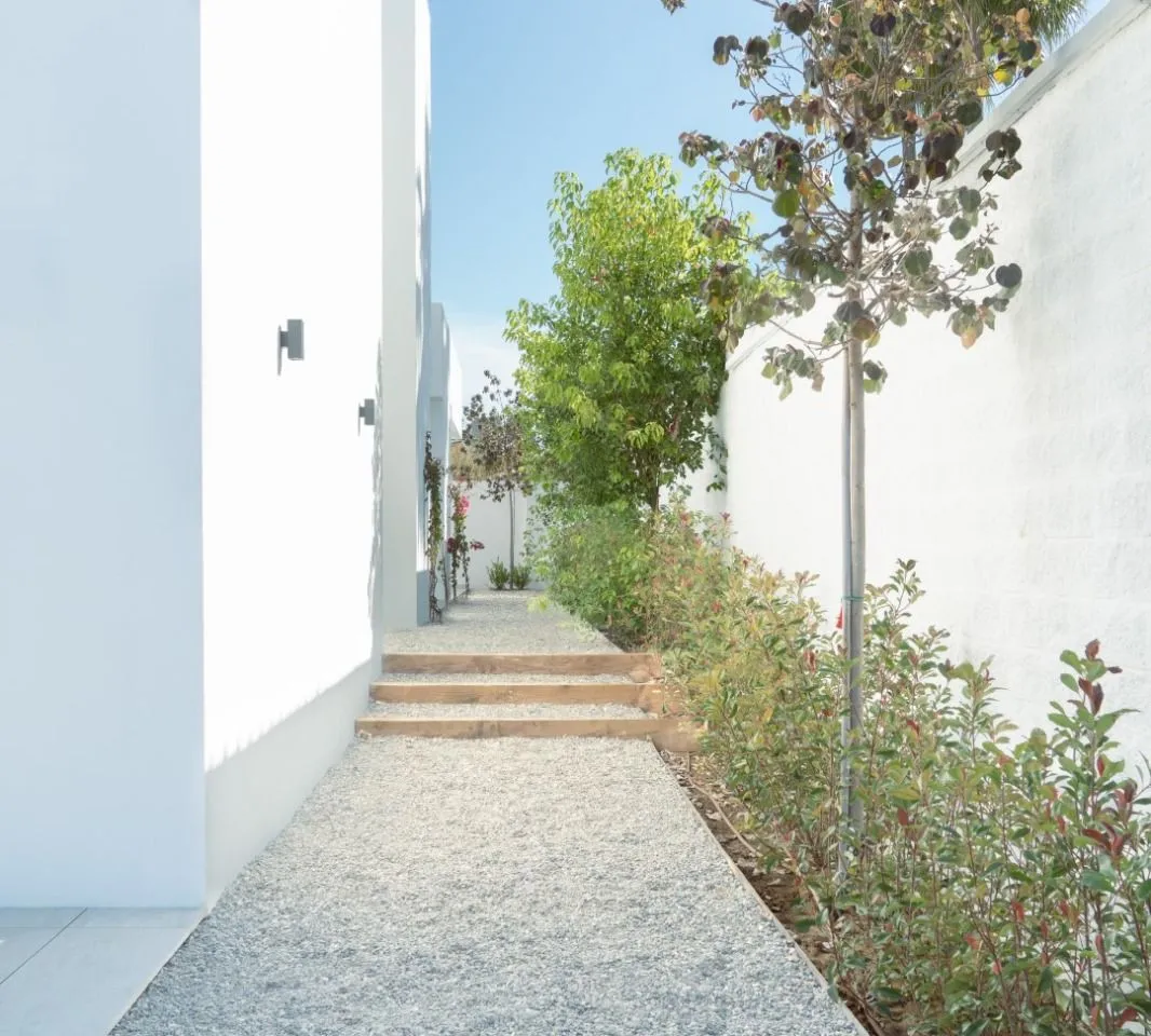 0d04baeb-0bee-4577-84d8-d106a6c9f93e