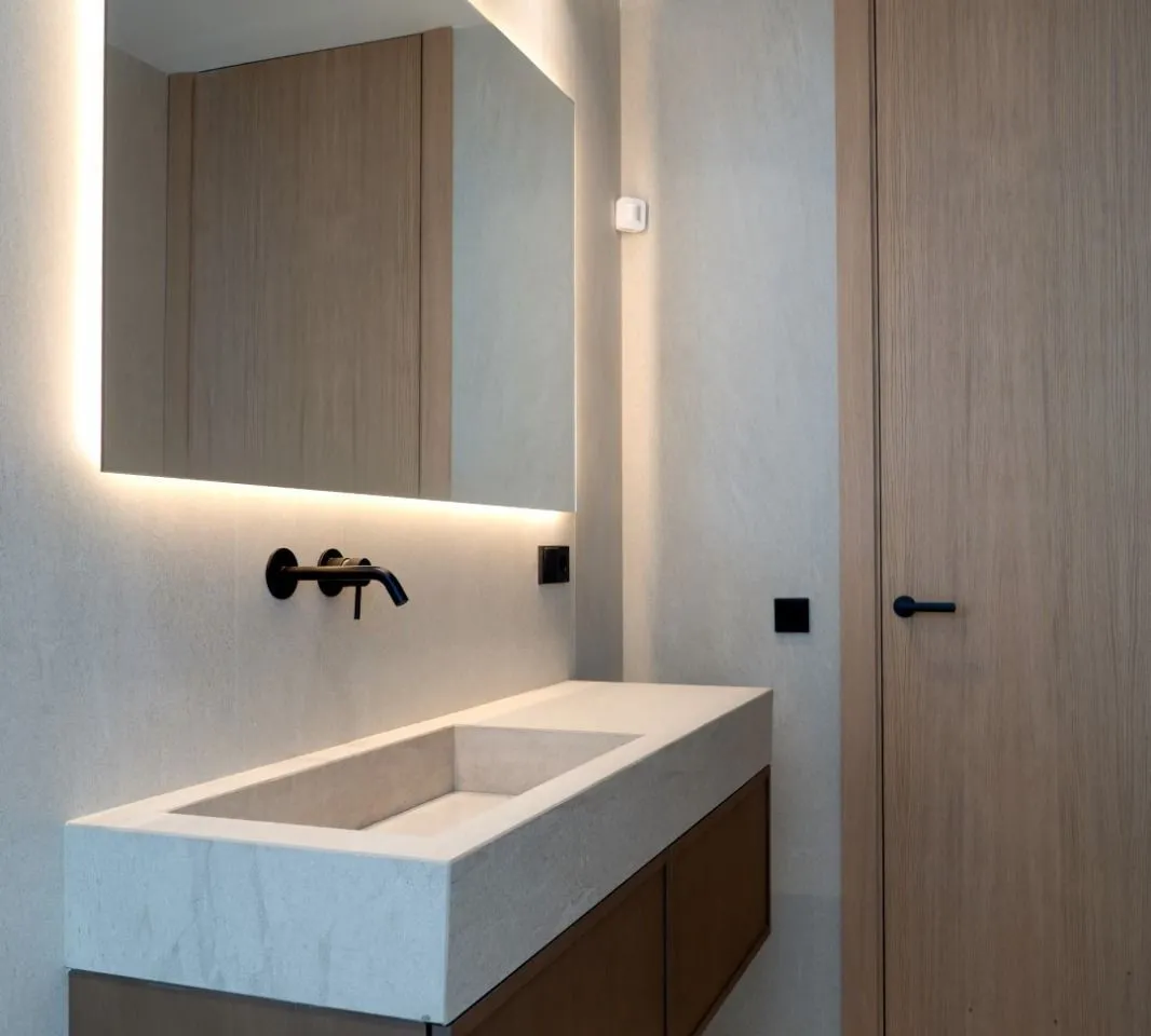 e5ef106c-e106-41b6-9708-e7429fed1edc