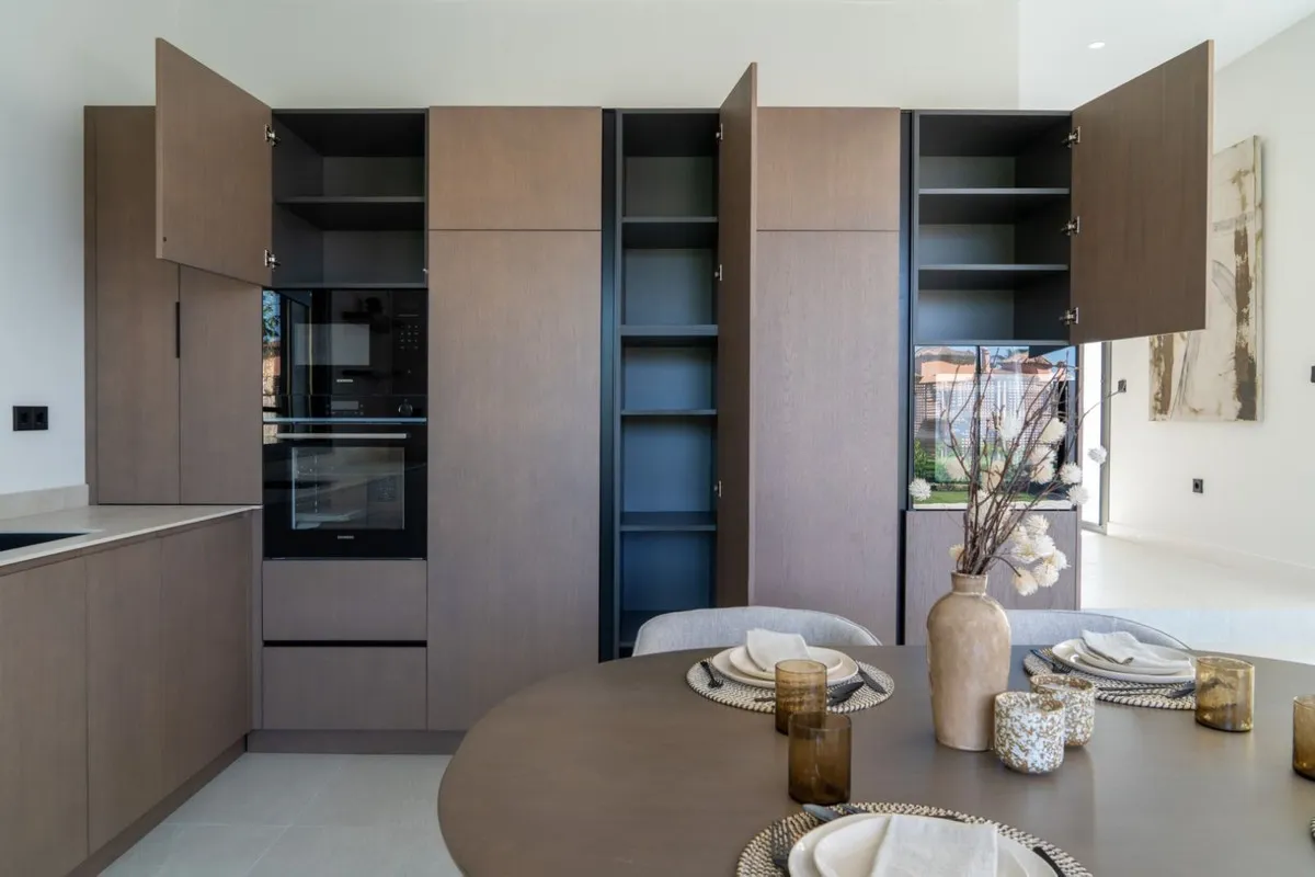 e84e43c2-b8e6-4d5f-b3e5-815139aae674