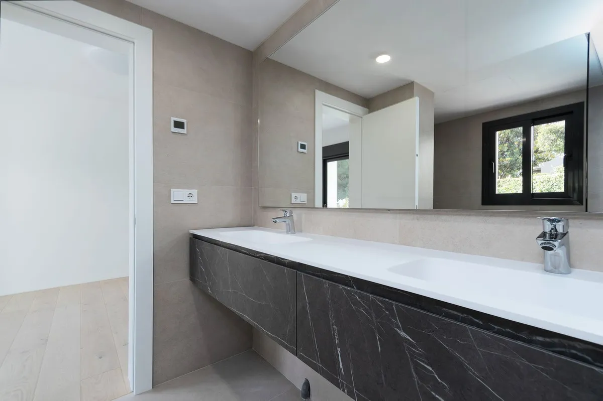 4af4da3a-961b-48d1-aff1-0209a2b28e60