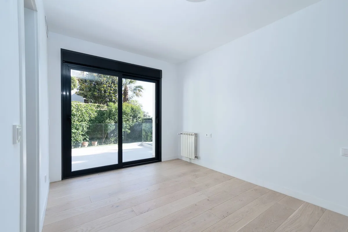 b4907f45-8e70-4220-8b35-c75c6149ffc0