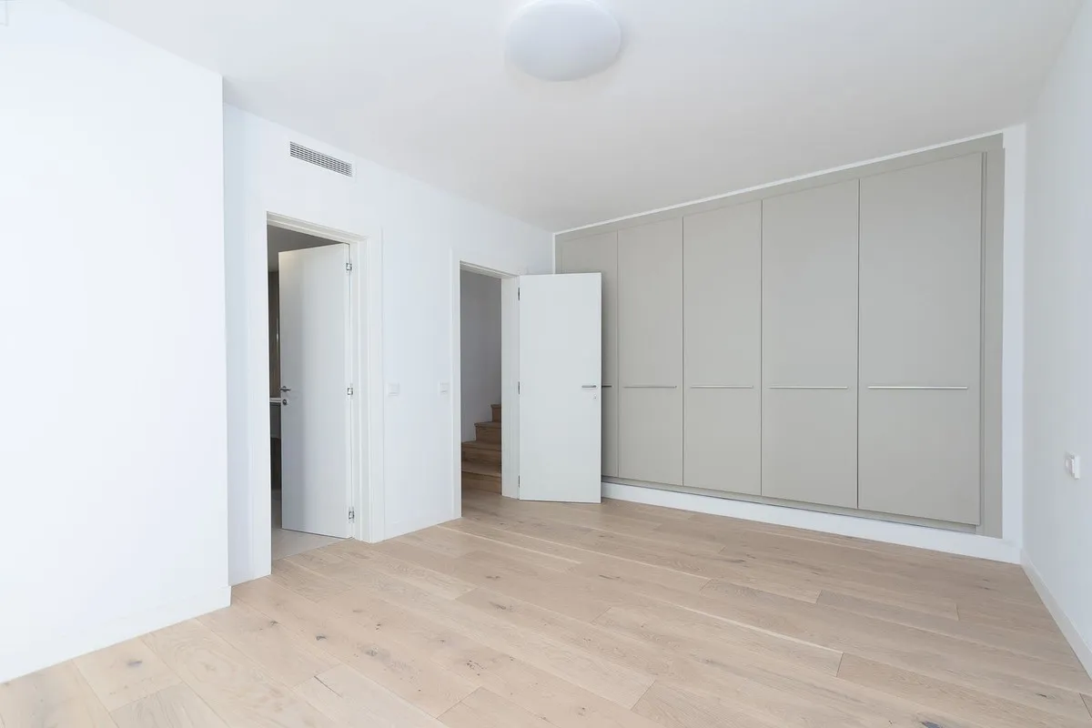 c33b22bd-a927-4711-bca1-da1d6722a1a6