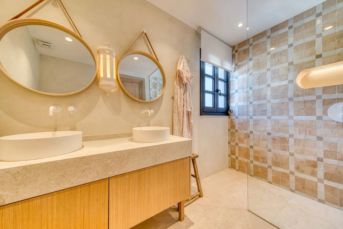 70e07dfa-371f-4b9d-a8eb-6073aacebc80